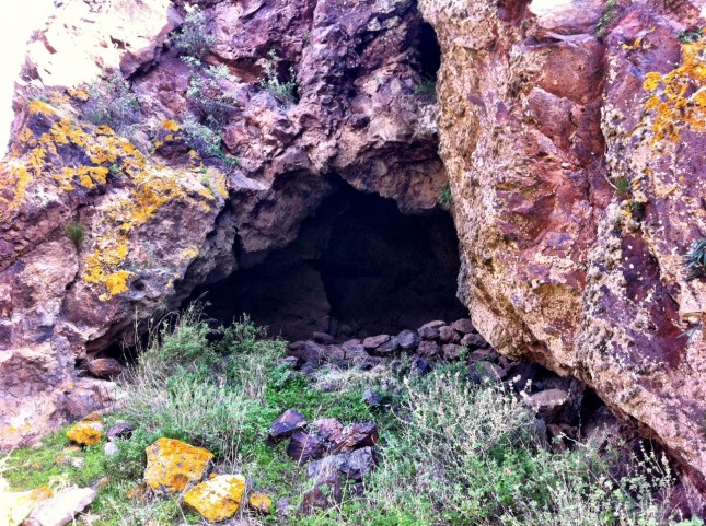 A Habitable Cave in the hills of the Cabo de Gata