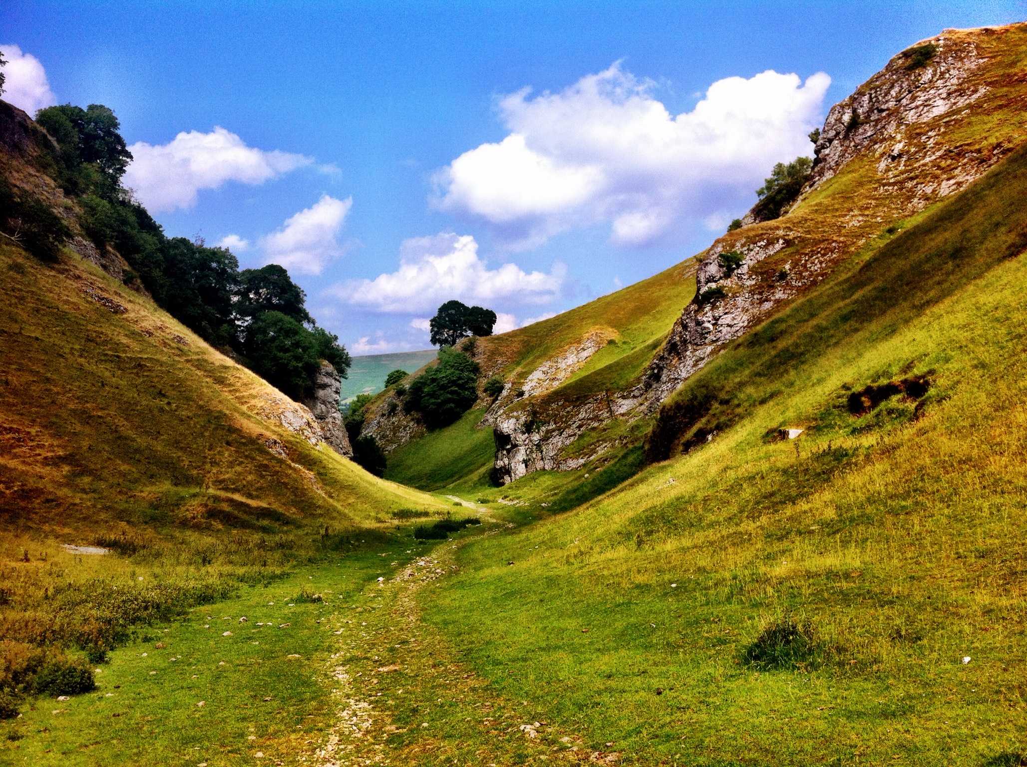 A Shorter Walk From Castleton – Cave Dale, The Winnats and Mam Tor Landslip